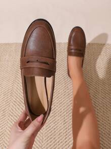 Zapatillas cómodas planas y con tacón bajo fáciles de poner para mujer, versátiles y de moda, ideales para conducir o en la oficina.