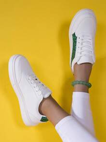 Fashionable Women White Shoes, New Spring/Summer 2024 Skate Shoes, Lightweight Soft Bottom Students Casual Versatile White Sneakers - White - View 4