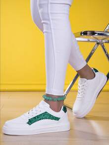 Fashionable Women White Shoes, New Spring/Summer 2024 Skate Shoes, Lightweight Soft Bottom Students Casual Versatile White Sneakers - White - View 2