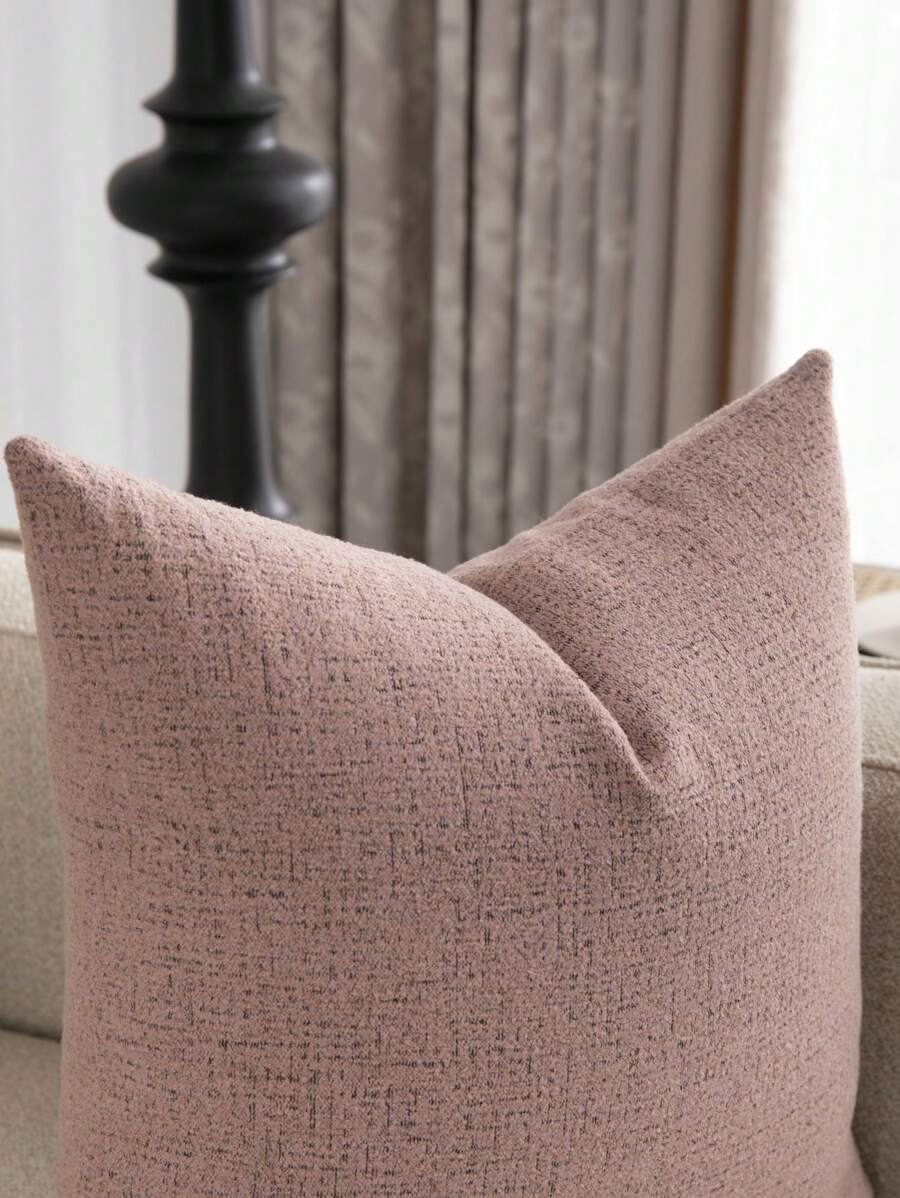 A Throw Pillow Cover Made Of Ultra-Fine Fiber With A Faux Cashmere Texture And Thick Jacquard Fabric, Featuring A Modern And Minimalist Dual-Tone Ditsy Floral Design. It Does Not Include The Pillow Insert And Is Suitable For Use On Sofas, Beds, Chairs, And Car Seats For Comfortable Use All Year Round.