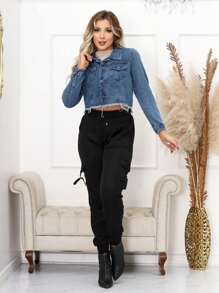 Jaqueta Cropped Jeans Feminino com Botões Forrados e Barra Desfiada Marmorizado - Lavagem Média - Visão 2