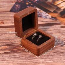 Boîte à bague de mariage en bois naturel personnalisée, boîte à bague de fiançailles gravée personnalisée, porte-bague carré, anniversaire, support de rangement de boîte à bague, beau cadeau souvenir pour maman à la fête des mères