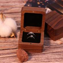 Boîte à bague de mariage en bois naturel personnalisée, boîte à bague de fiançailles gravée personnalisée, porte-bague carré, anniversaire, support de rangement de boîte à bague, beau cadeau souvenir pour maman à la fête des mères
