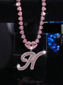 CVNANA قلادة سلسلة مربوطة مزخرفة مليئة بالألماس للرجال والنساء، قلادة حرف الهيب هوب لشفة الشفاه المزخرفة، هدية مجوهرات للفتيات.
