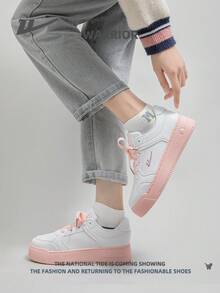 WARRIOR 1 双运动白色女式平底滑板鞋，夏季透气，前系带低帮户外步行运动白鞋