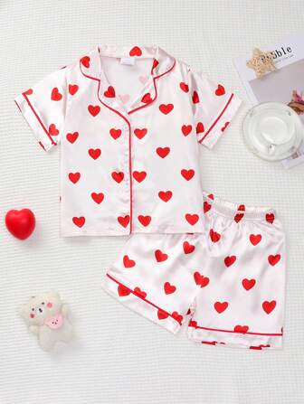 年輕女孩可愛心形全版印花短袖上衣和短褲