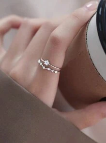 1 anillo de estrella con diamantes de doble capa y diseño no convencional con apertura entrecruzada