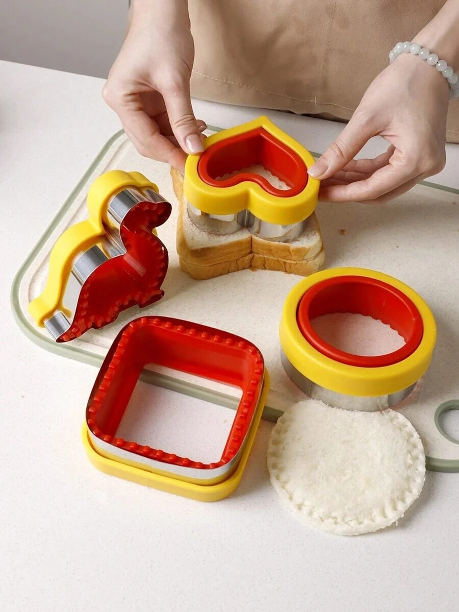 1 Piece Stainless Steel Sandwich Cutter, Round/Heart-Shaped/Square/Dinosaur Pattern Pocket Sandwich Bread Making Tool - Multicolor - View 1