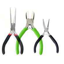 1 à 4 pièces Ensemble d'outils de pince pour la fabrication de bijoux, comprenant des pinces à 6 étapes, des pinces de type S larges, des pinces à bec rond de 9 aiguilles, des pinces à bec coudé, des pinces à bec de canard, des pinces à bec rond, des pinces pour tenir les perles, des pinces à bijoux, des pinces coupantes, des pinces à bec coudé, des pinces à bec plat, des pinces à mâchoires en nylon, pour le DIY de bijoux, des pinces à bec demi-rond, un outil de bobinage de fil circulaire, un ensemble de 6 pièces de pinces artisanales (couleurs aléatoires)