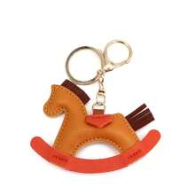 1 Piece/4 Pieces Leather Key Chains With Women Pendant, Cartoon Horse Swaying Key Chains, Creative Wealth Horse Pendant, Cute Animal Accessories, Decorations, Gifts, Bag Decorations, Cute Little Horse Key Chains - Soft Brown Faux Leather, Suitable For Mother's Day And Father's Day Gifts, Car Key Accessories, Bag Decorations