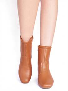 Munita Women Ankle Boots & Booties - 駝色 - 查看 2
