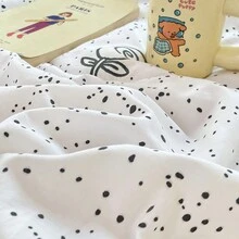 Chăn đơn mùa hè, chăn mỏng một mảnh, viền mở rộng đường may cho bé trai, thoải mái và thân thiện với làn da, mềm mại và tinh tế, thích hợp cho mọi mùa (Xuân, Hạ, Thu, Đông), Áp dụng cho phòng ngủ, ký túc xá, trang trí nhà cửa, mát mẻ và thoải mái Vào mùa hè, thiết kế thân thiện với làn da và thoáng khí, phù hợp cho người lớn, có kích cỡ đơn và đôi. - Hồng - Xem 8