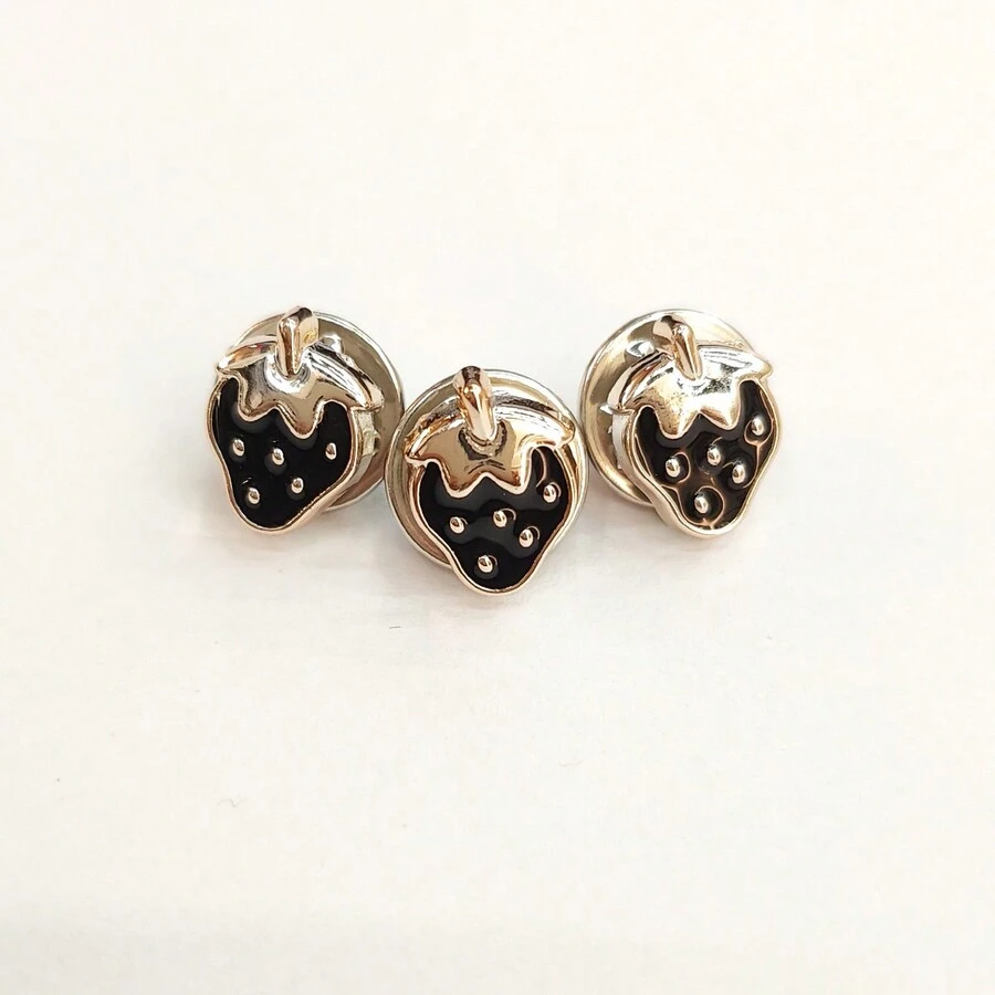 3入組直徑0.95cm黑色草莓形狀防滑可拆卸裝飾胸針，時尚多功能黑色草莓形狀可拆卸裝飾胸針，適用於女士襯衫、針織衣、T恤、短袖和其他服裝裝飾 - 彩色 - 查看 1