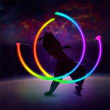 1/2 stuks LED Poi Ball Glow Ball Zachte Glow Ball met 9 verlichtingsmanieren voor beginners en professionals Rainbow Spinner Dance en hoogfrequente Flash Spin LED Light Up Toys, Kerstmis Halloween Gift Glow Ball