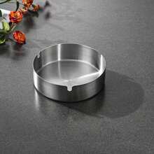 一款简约的灰色烟灰缸，采用一体式不锈钢材质，经久耐用，易于清洁，耐热，阻燃，可在家庭或公共场所使用。 - 金色 - 查看 7