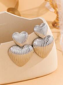 1 par de pendientes geométricos con forma de corazón de textura de concha metálica dorada, regalo para la novia