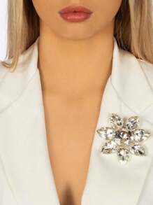 White Flower Shaped Rhinestone Brooch & Silver Tone Crystal Brooch With Sparkling Gemstones & Secure Clasp - White - View 5