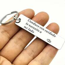 1 pieza Llavero de pareja, llavero de acero inoxidable grabado en español, regalo para el Día de San Valentín, accesorios de coche de San Valentín, dije de bolso, escuela, lindo, gótico, Y2k