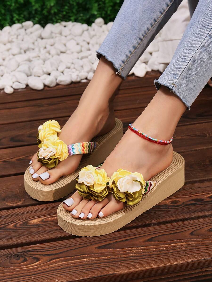 1 par de sandalias de cuña para niñas adolescentes, estilo de princesa de verano, con bloqueo de color, suela de fondo grueso, informal para mujeres, chanclas de playa con decoración de rosa y antideslizante - Amarillo - Ver 1