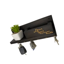 Porta chave de madeira decorativo porta carta carteira decoração Deus e bom o tempo todo cor inbuia - Marrom Claro - Visão 3