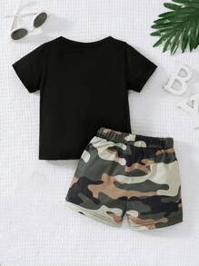 BrownBark Set de 2 piezas de camiseta de manga corta con parche de camuflaje + pantalones cortos para bebé niño, ropa de verano suave y cómoda, adecuada para el uso durante el Ramadán - Multicolor - Ver 2