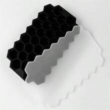 1pc 37-Cavity Honeycomb Shaped Silicone Ice Cube Tray With Lid Ice Maker Mold For Reusable DIY Ice Making