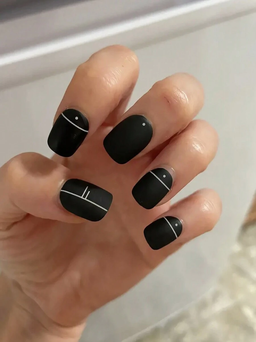 24pcs Geometric Triangle Patterned Press-On False Nails, Random Color Nail Supplies - Multicolor - View 1