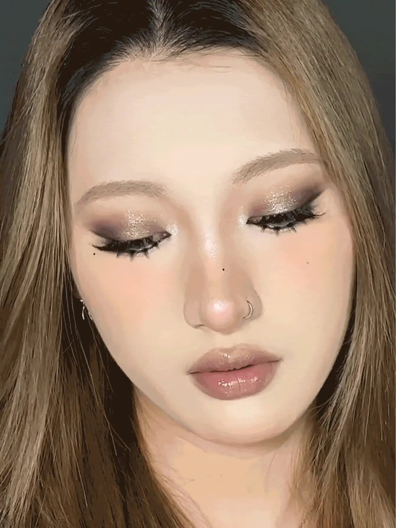 JOOCYEE 12色眼影盘，哑光大地色系眼影高光盘，可打造从自然到浓烈的各种妆容，适合学生和日常使用。 - 01煙粉木 - 查看 11