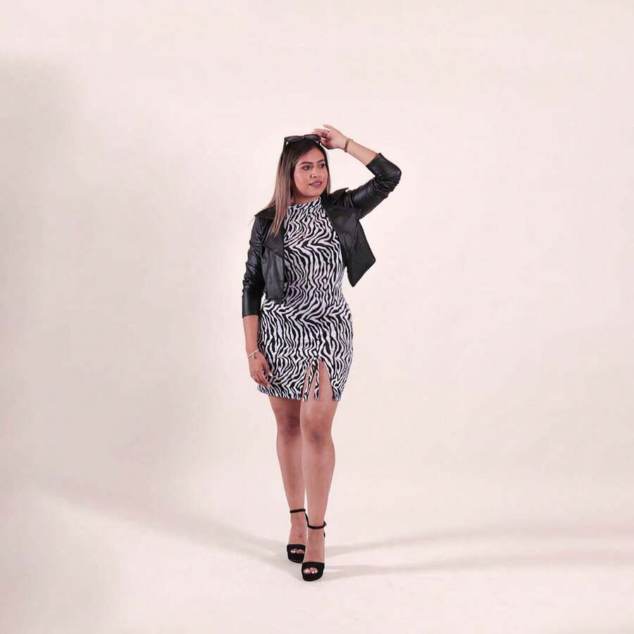 Vestido ajustado estampado animal print zebra(sin tolera) - Blanco y Negro - Ver 1