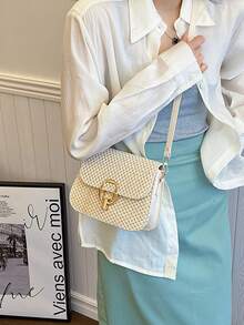 Borsa intrecciata di , primavera ed estate, borsa a guscio, borsa a tracolla con patta per donna, decorata con accessori metallici, a spalla/a tracolla/a mezza luna per l'uso quotidiano, borsa da spiaggia in paglia intrecciata, borsa piccola casual da vacanza - Beige - Visualizzare 5