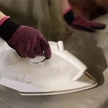 1 pièce Gant de coiffure résistant à la chaleur et antidérapant en rouge, gants isolants thermiques pour fer à friser, lisseur et sèche-cheveux