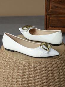 Chaussures plates confortables à bout pointu et col bas avec boucle, en vert menthe pour une utilisation quotidienne et des activités extérieures, gris, marron et bleu marine pour des chaussures décontractées