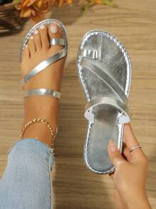 Women\ Silver Flat Slippers, Casual And Comfortable, Stylish And Versatile, For Indoor, Outdoor And Beach Wear