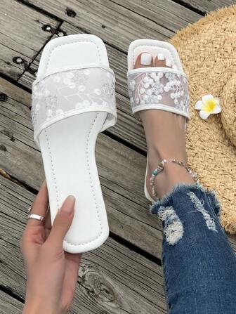Women Summer Fashionable And Elegant Flat Slippers, White Mesh With Embroidery Flower Pattern, Sexy And Breathable Open Toe Square Toe Slip-On Anti-Skid Slippers, Suitable For Outdoor And Casual Wear