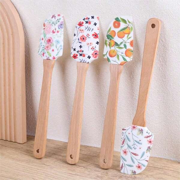 1pc Medium Size Silicone Scraper With Wooden Handle, Kitchen Baking Tool For Butter Cream Cake Scraping