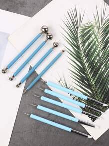 9 أدوات نقش ، بما في ذلك 5 من الجهتين بإجمالي 10 أدوات بصمات مختلفة وخمسة أدوات تشطيب سيليكون داخلي وخزفية، و 4 أدوات كرة معدنية مزدوجة الرأس ، وفرشاة رسم النقاط لكرة الطين الخزفية - أداة رسم نقطية ، للصخور والأظافر والخلط والطلاء ونمذجة أدوات النقش الخزفية