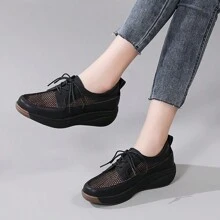 Middle-Aged Women Summer Hollow Mesh Breathable Mesh Shoes, Large Size Slip-Resistant, Thick-Soled Sandals For Outdoor, Black