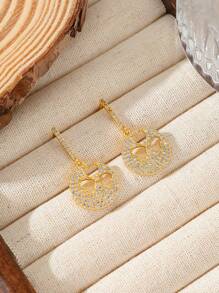 1 paire de boucles d'oreilles créoles en acier inoxydable plaquées or 18 carats avec cubic zirconia cubiques en forme de U pour femmes. Style français à la mode Ins, convient pour la fête, le rendez-vous, le bureau, cadeau de la fête des mères