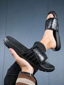 Spring/Summer Men's Lightweight Comfortable Breathable Beach Slippers, Crocodile Skin Texture, Non-Slip Abrasion Resistant PVC Outsole, Dirt-Resistant PU Upper, Suitable For Indoor And Outdoor Use - Black - View 1