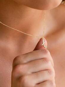 1入女式不鏽鋼字母項鍊，時尚防水個性化定制字母頸鍊