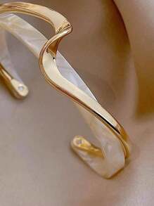 1pc Luxury White Pearl Plate Twisted Metal Texture Bangle Bracelet For Women, Everyday Wear