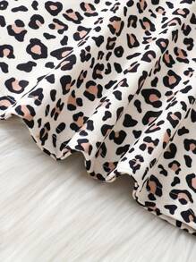 Giovane ragazza primavera/estate top casual a maniche corte con stampa leopardo e leggings