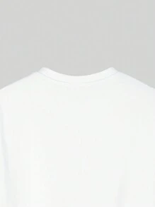 Camiseta branca casual com estampa de letra D colorida para meninos pré-adolescentes, gola redonda e manga curta, verão