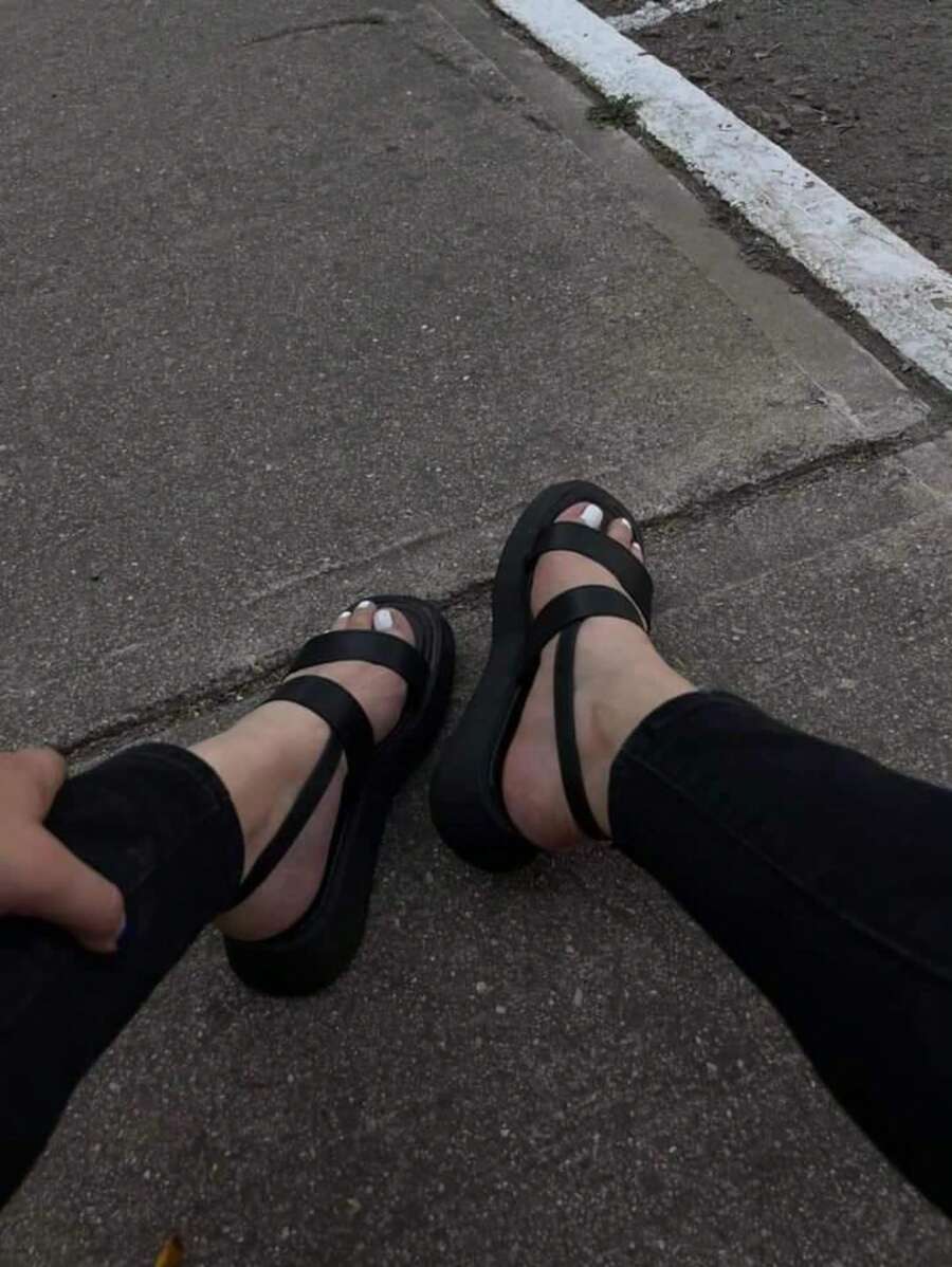 SHEIN SANDALIAS PLANAS DE PISO CHUNKY NEGRAS DE DAMA TACON BAJO