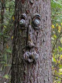 Tree Monster Facial Features Figurine, Garden Tree Decoration For Courtyard Landscape, Easter Hanging Ornament, Outdoor Creative Resin Horticultural Decoration Prop - Multicolor - View 11