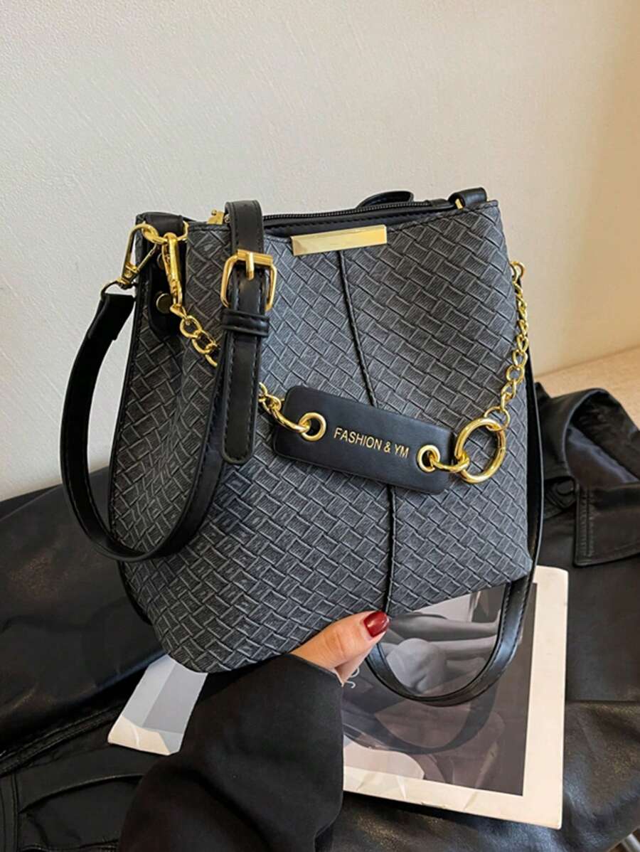 1 peça Bolsa de Ombro Feminina Fashion (22cm x 22cm x 12cm) com Decoração de Hardware, Alça de Ombro Ajustável Adequada para Trabalho, Compras e Encontros. Bolsa de balde elegante e simples com decorações em relevo. Pode guardar telefone celular, carteira, cosméticos etc. Presente perfeito para o Dia dos Pais, amigos ou feriados e Natal. Pode ser usada como bolsa de couro, mochila escolar, bolsa de ombro diagonal, bolsa de peito, bolsa meia-lua, chaveiro de anime, bolsa de câmera, bolsa de esportes e bolsa de carregamento.