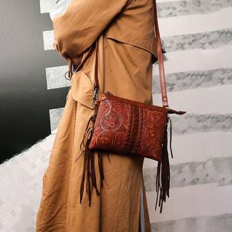 2024 欧美风格流苏雕花皮革斜挎包，复古、怀旧、波西米亚风波西米亚风女士包，与伊比沙岛完美搭配，复古风女士包