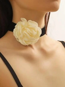 1pc Vintage 3D Exaggerated Floral Choker Necklace, Oversized Rose Collar Necklace