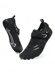 O pereche de pantofi de trekking pe apă pentru sporturi în aer liber Four Seasons pentru bărbați și femei, pantofi de apă respirabili pentru drumeții, pescuit, cu uscare rapidă, anti-alunecare, anti-miros, ușoare, pantofi pentru cupluri, pantofi yoga, pantofi de alergare reflectorizați de noapte.