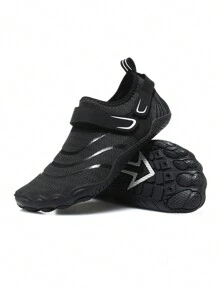 O pereche de pantofi de trekking pe apă pentru sporturi în aer liber Four Seasons pentru bărbați și femei, pantofi de apă respirabili pentru drumeții, pescuit, cu uscare rapidă, anti-alunecare, anti-miros, ușoare, pantofi pentru cupluri, pantofi yoga, pantofi de alergare reflectorizați de noapte.